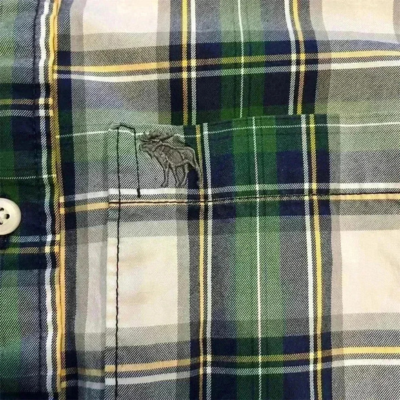 Abercrombie & Fitch Men's Plaid Muscle Fit Button-Up Shirt Size M - Picture 3 of 8